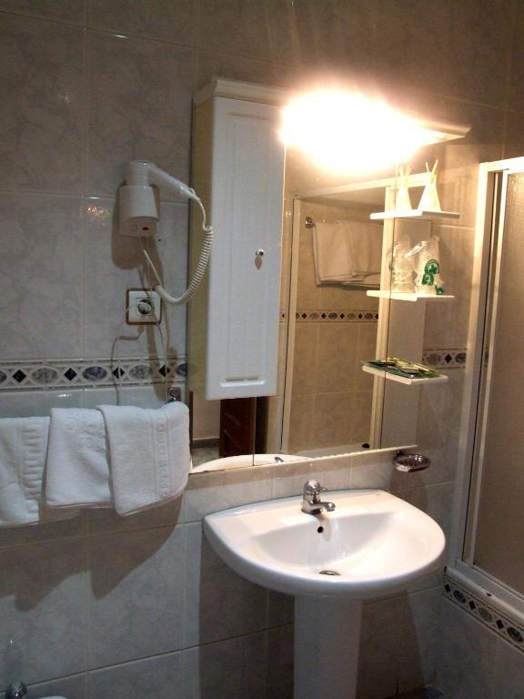 Hostal Santa Marta Aranjuez Bilik gambar