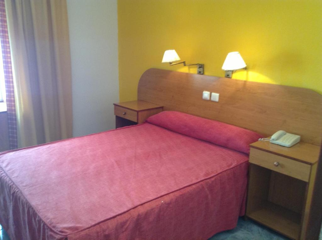 Hostal Santa Marta Aranjuez Bilik gambar