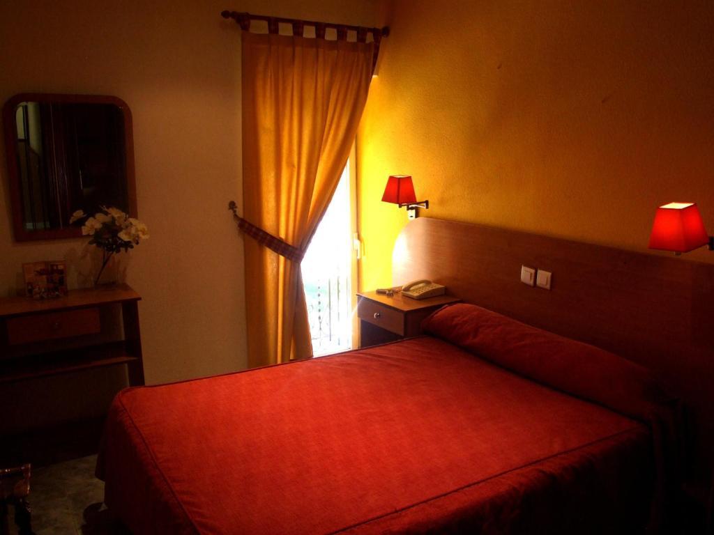 Hostal Santa Marta Aranjuez Luaran gambar
