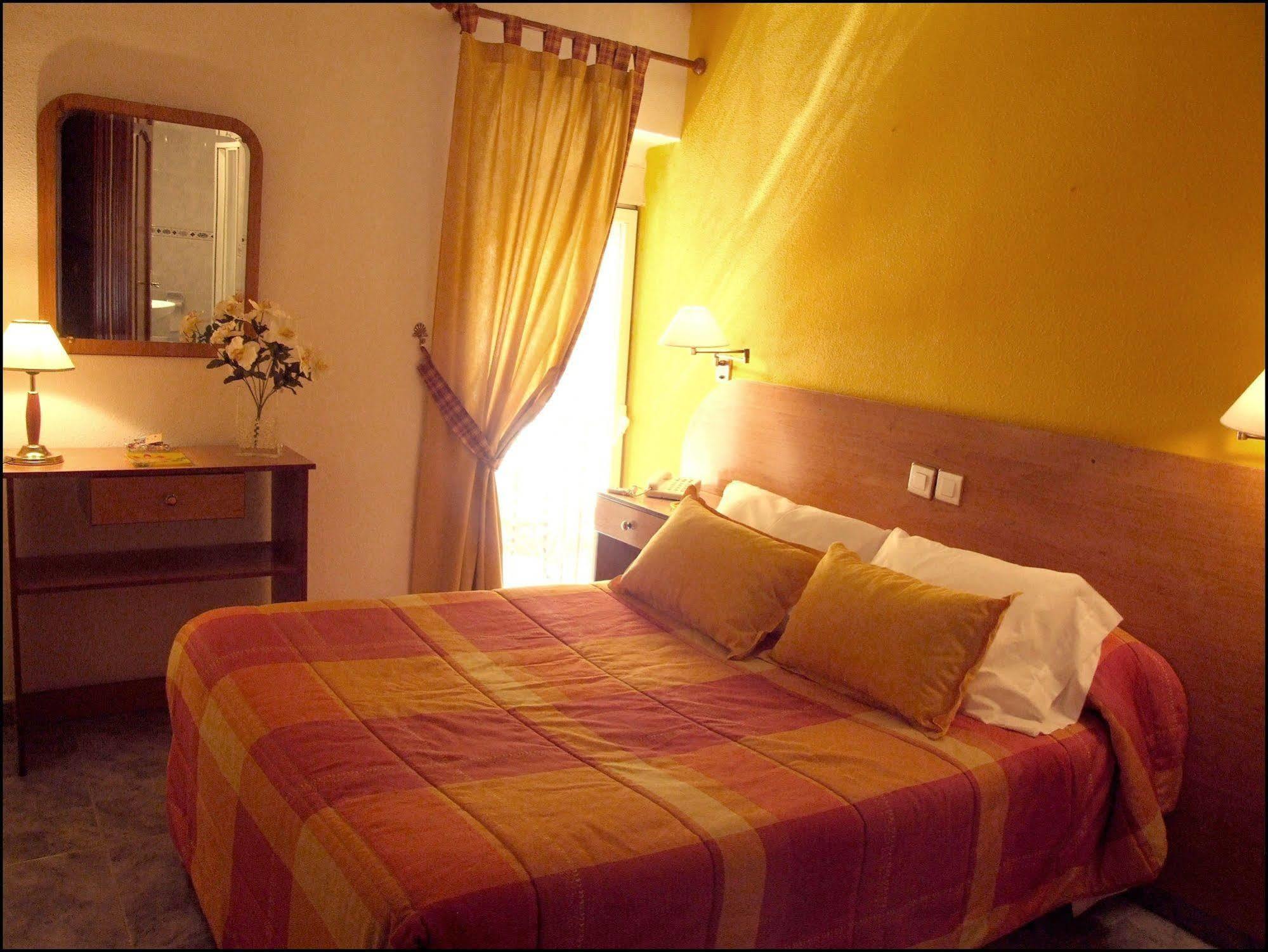 Hostal Santa Marta Aranjuez Luaran gambar
